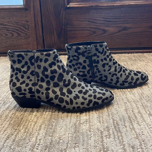 TED BAKER - PONY HAIR BOOTIES - CHEETAH PRINT - LOW HEEL - Picture 2 of 5